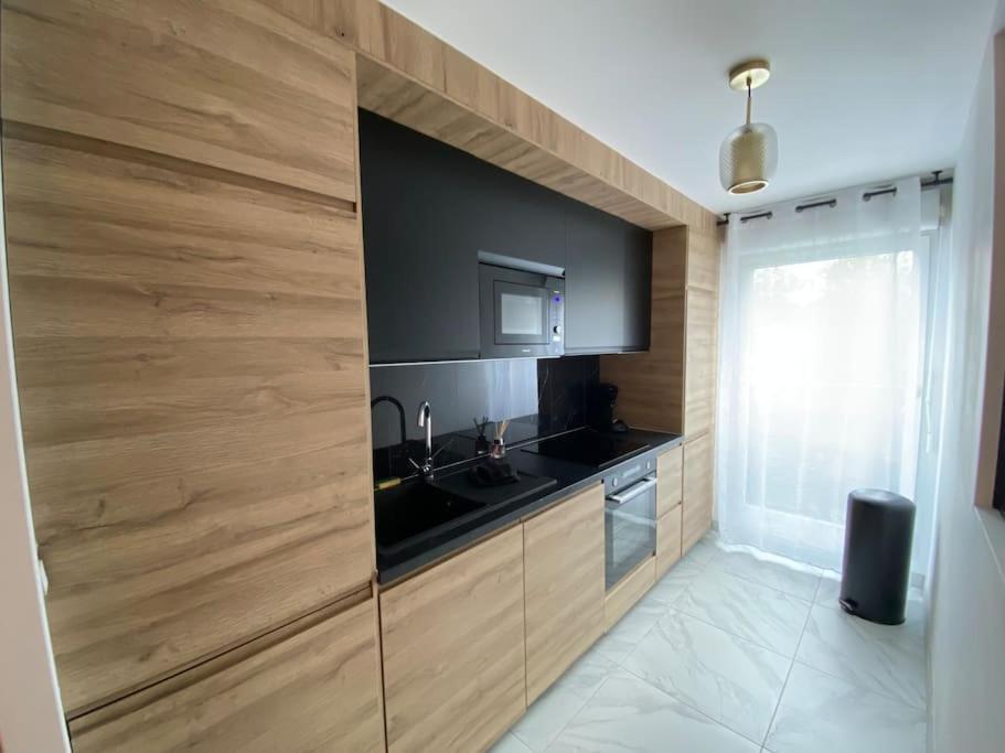 Disneyland Dream 6 - Charmant Appartement 8 Pax مونتِفرا المظهر الخارجي الصورة